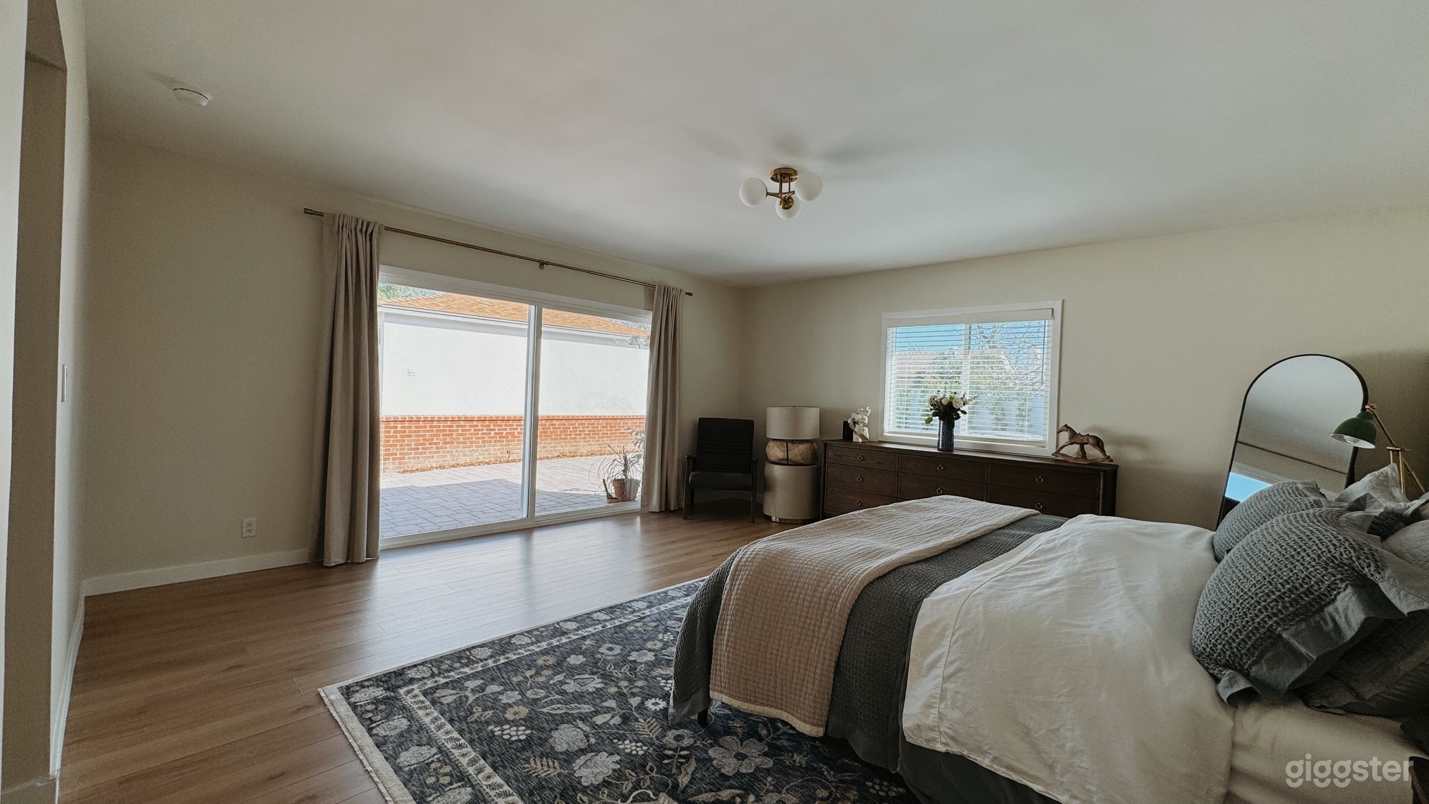 Production Ready Mid-Century Ranch Home - Lake Balboa Photo 2