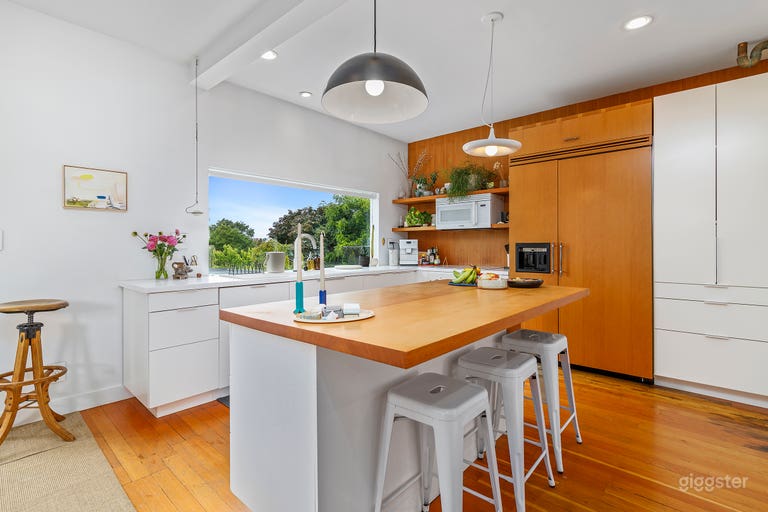  Renovated Modern Farmhouse 