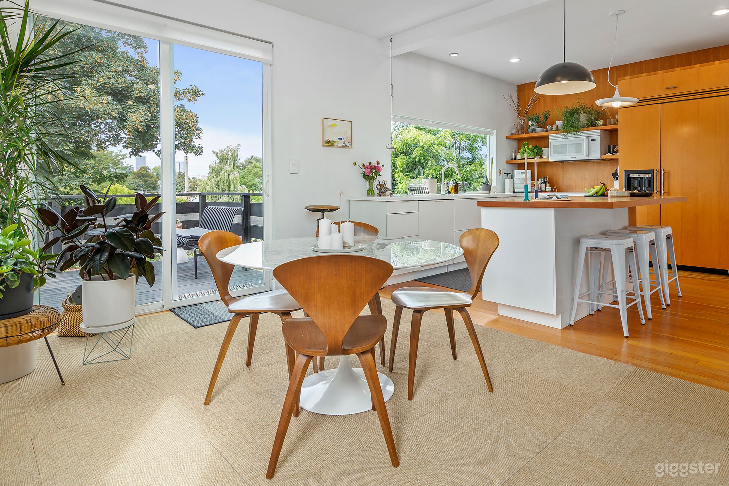 Renovated Modern Farmhouse Photo 4