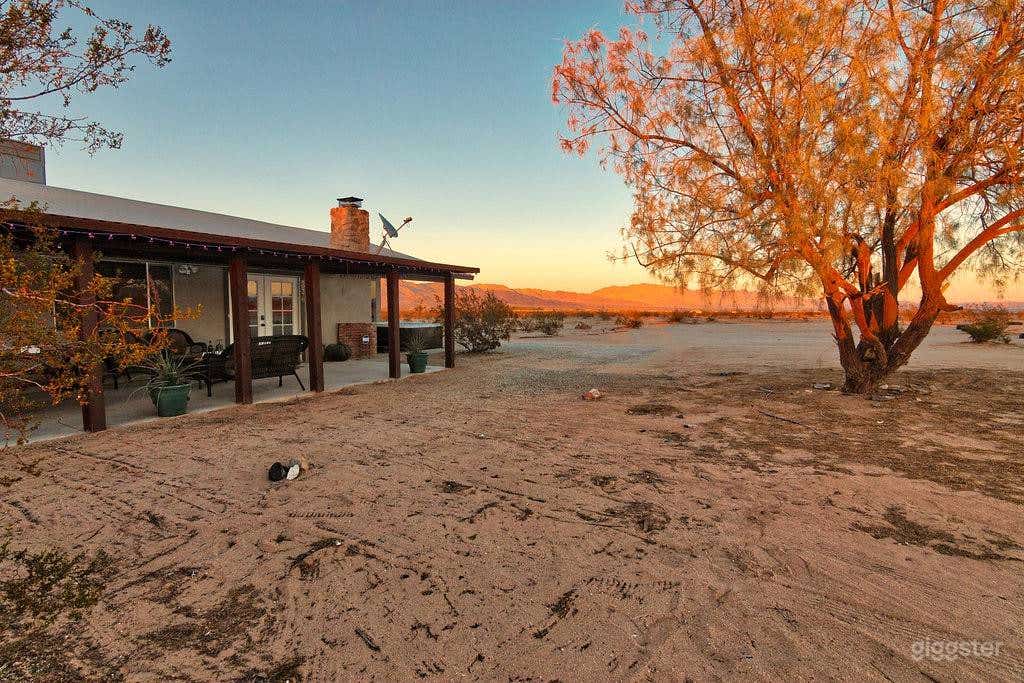 Spectacular 5 Acre Desert Hideaway w/Amazing Views Photo 1