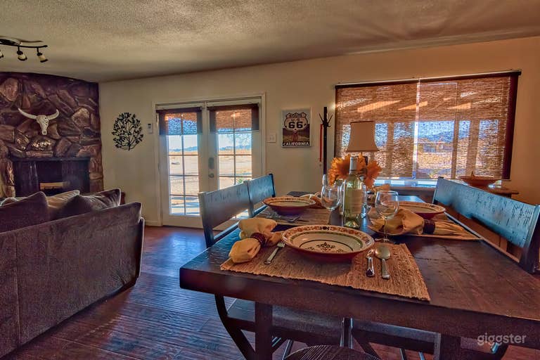  Spectacular 5 Acre Desert Hideaway w/Amazing Views 