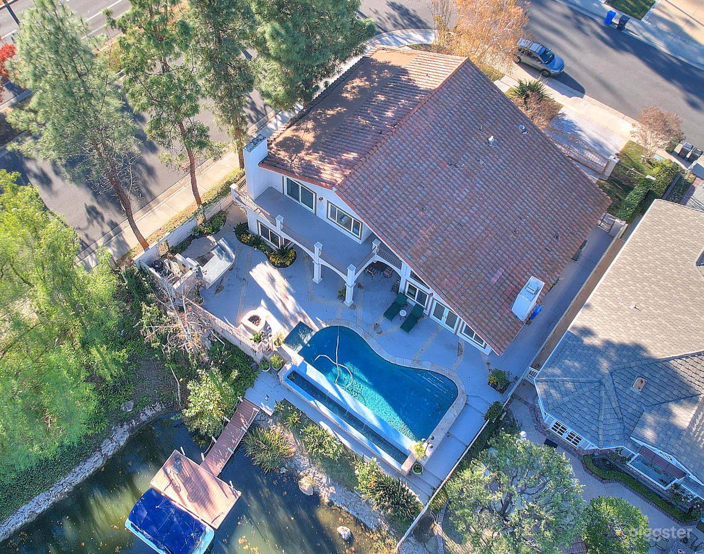 Lakefront privately gated lake view pool spa boat Photo 2