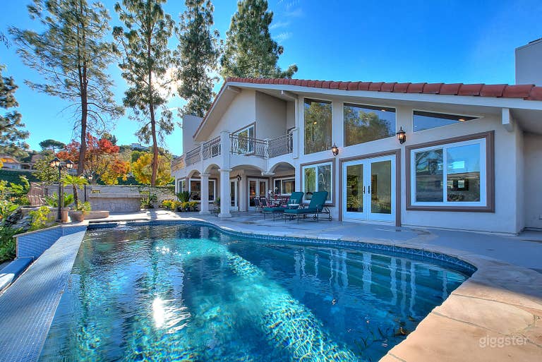  Lakefront privately gated lake view pool spa boat 