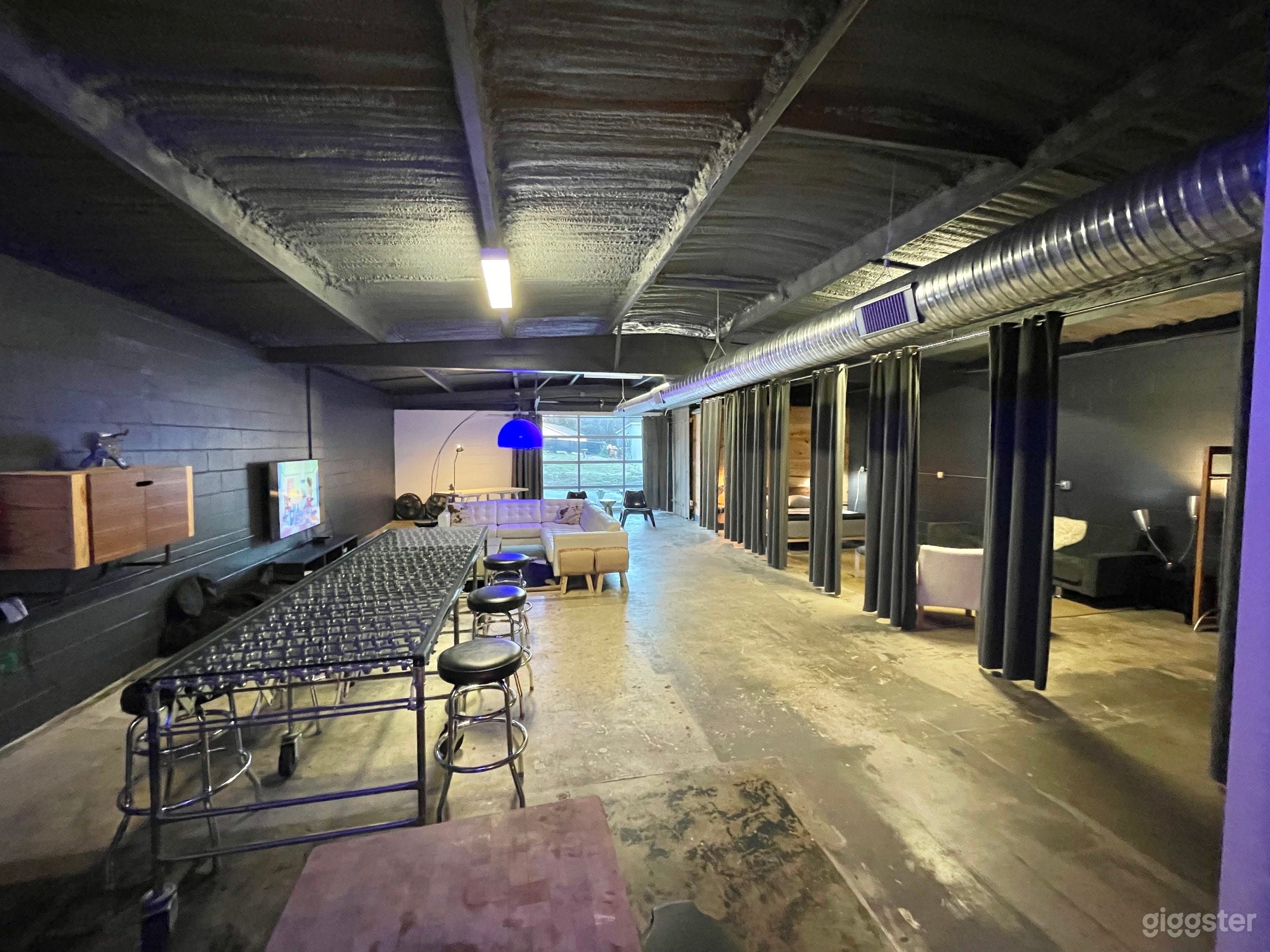 HANGAR LOFT + 722 Photo 4