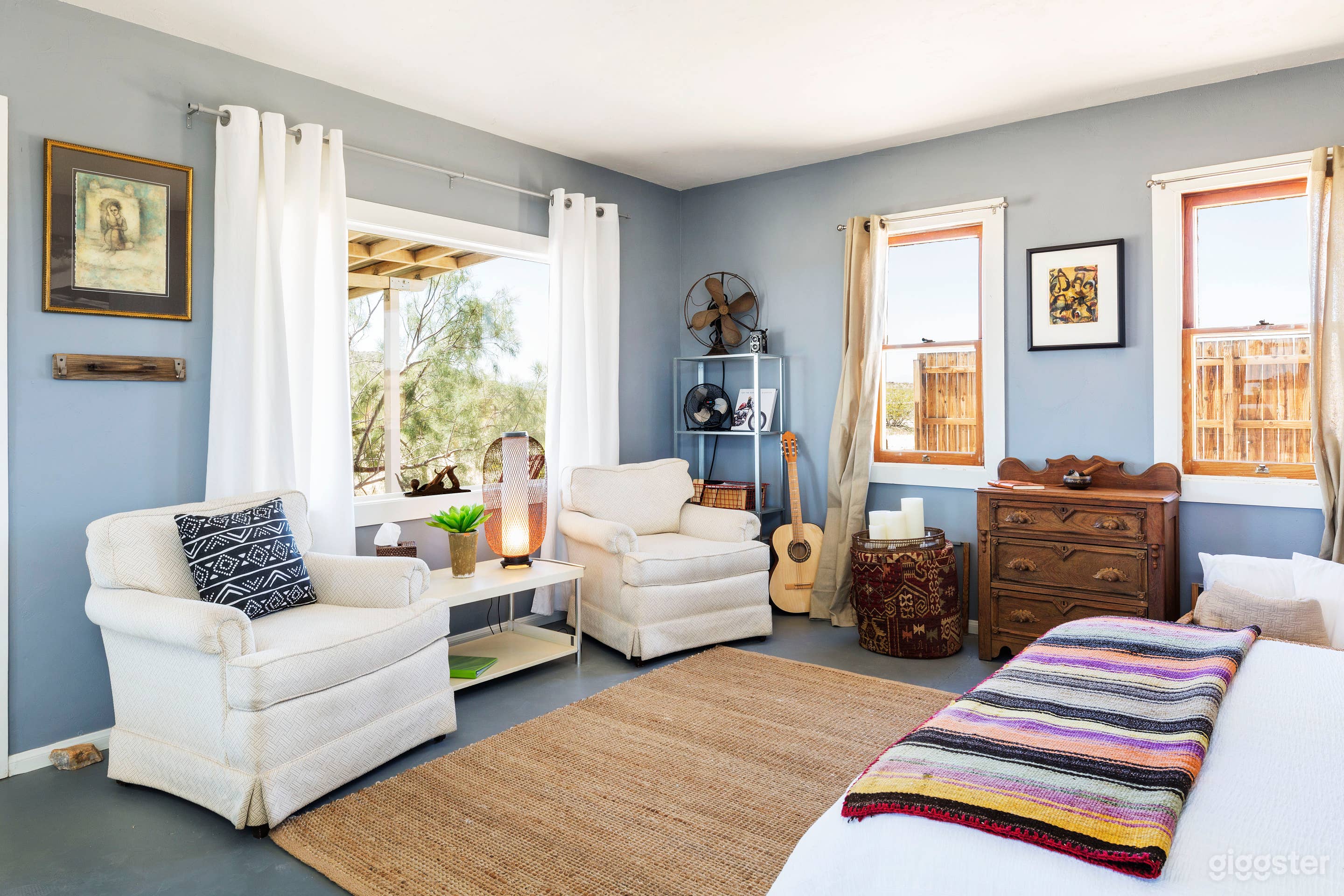 Seating Area with Queen Bed