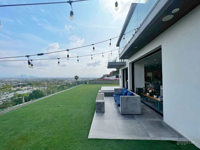  Baldwin Hills Home with Panoramic View 