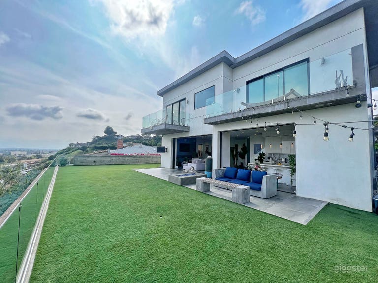  Baldwin Hills Home with Panoramic View 