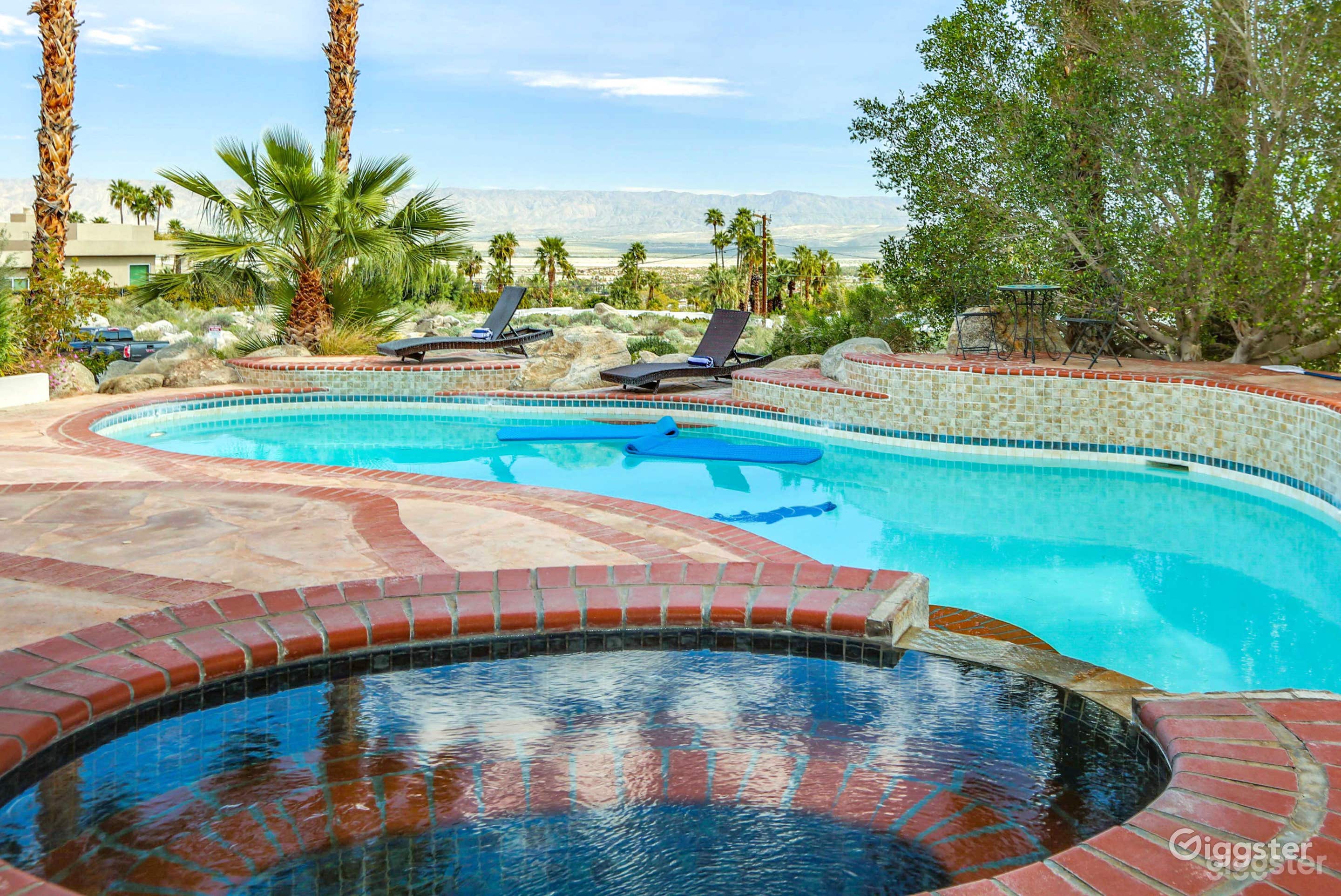 Prestigious Swimming Pool with Great View Photo 3