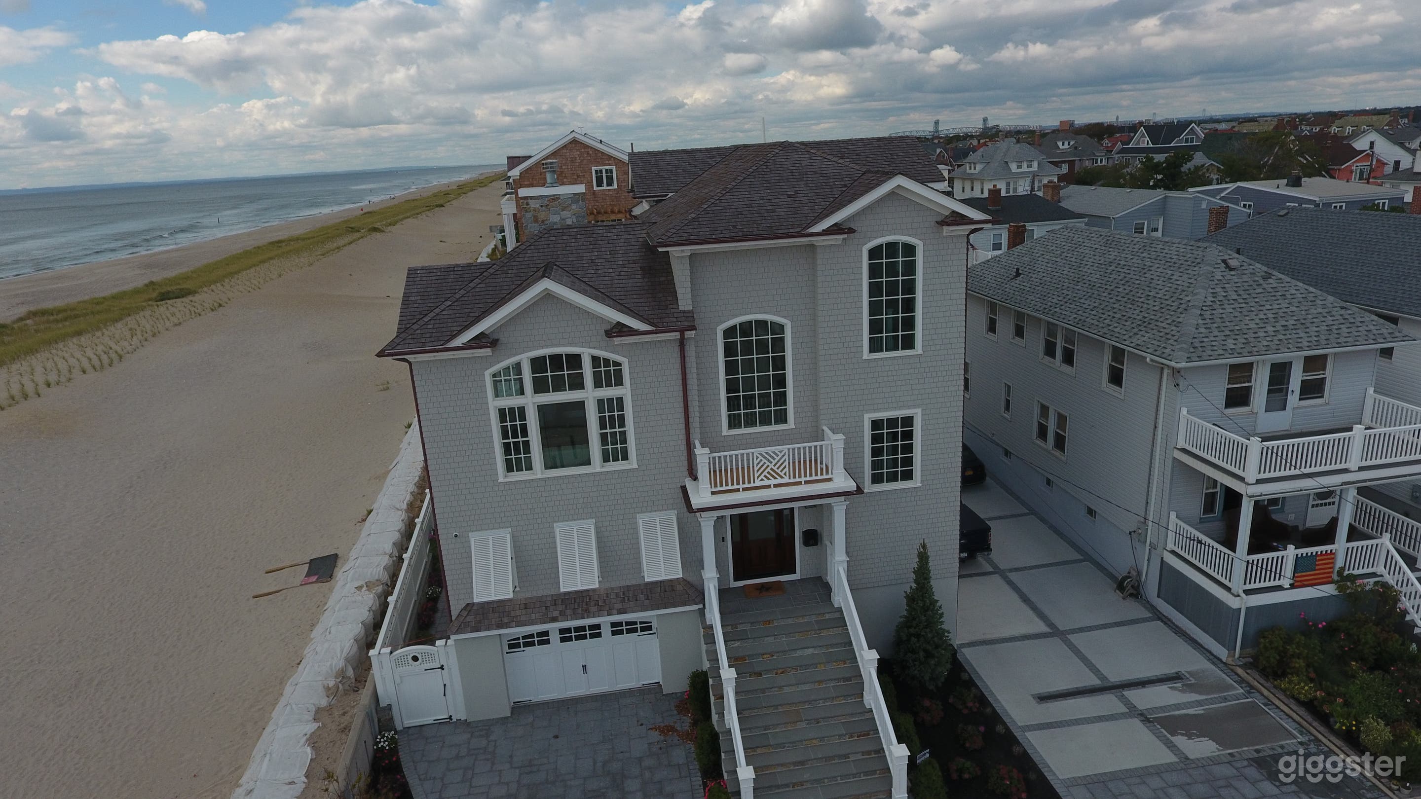 Opulent Beach House Photo 1