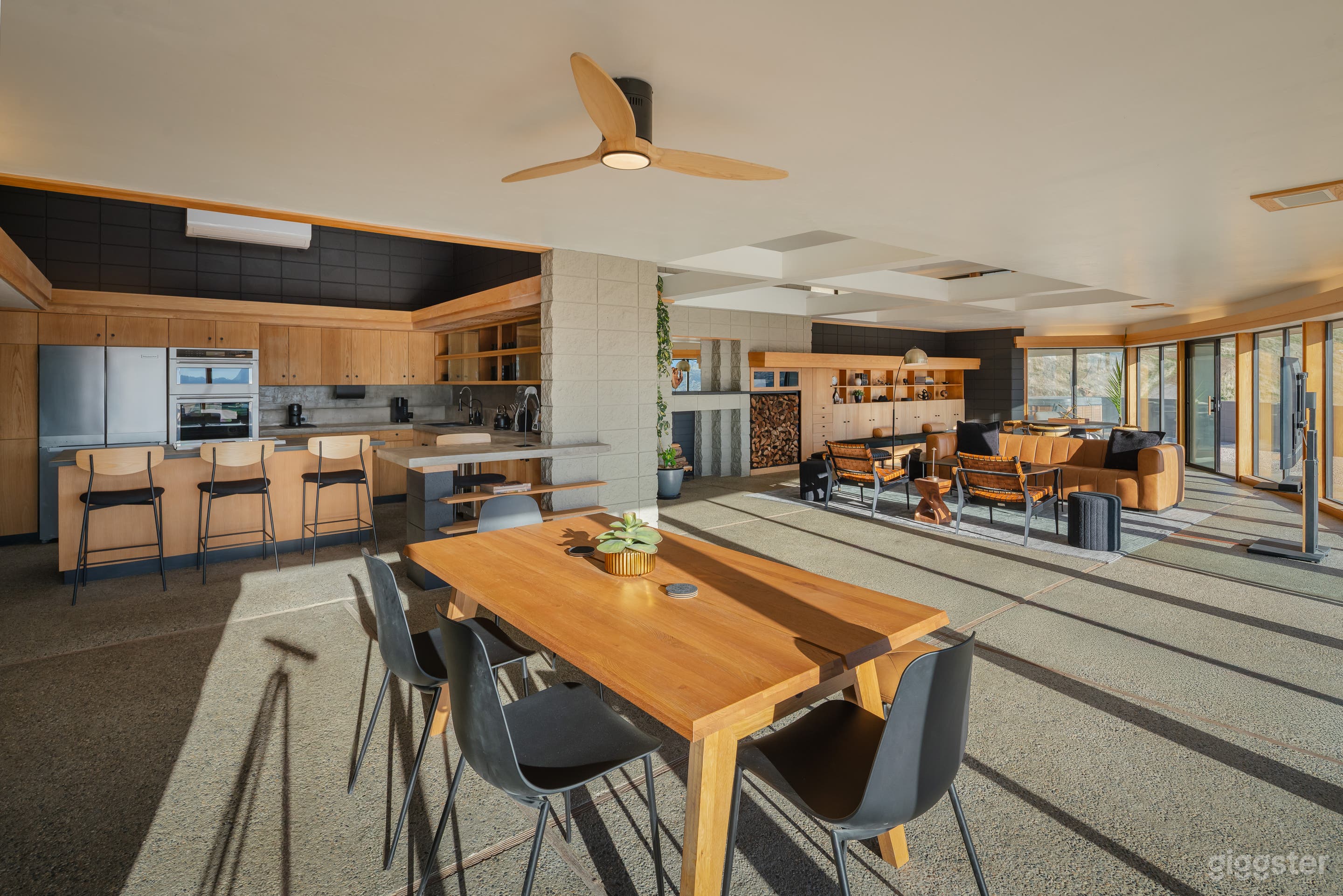 Flying Saucer Ranch Photo 3