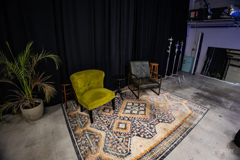  Downtown Photo & Video Studio- 27x18 Cyc Wall 