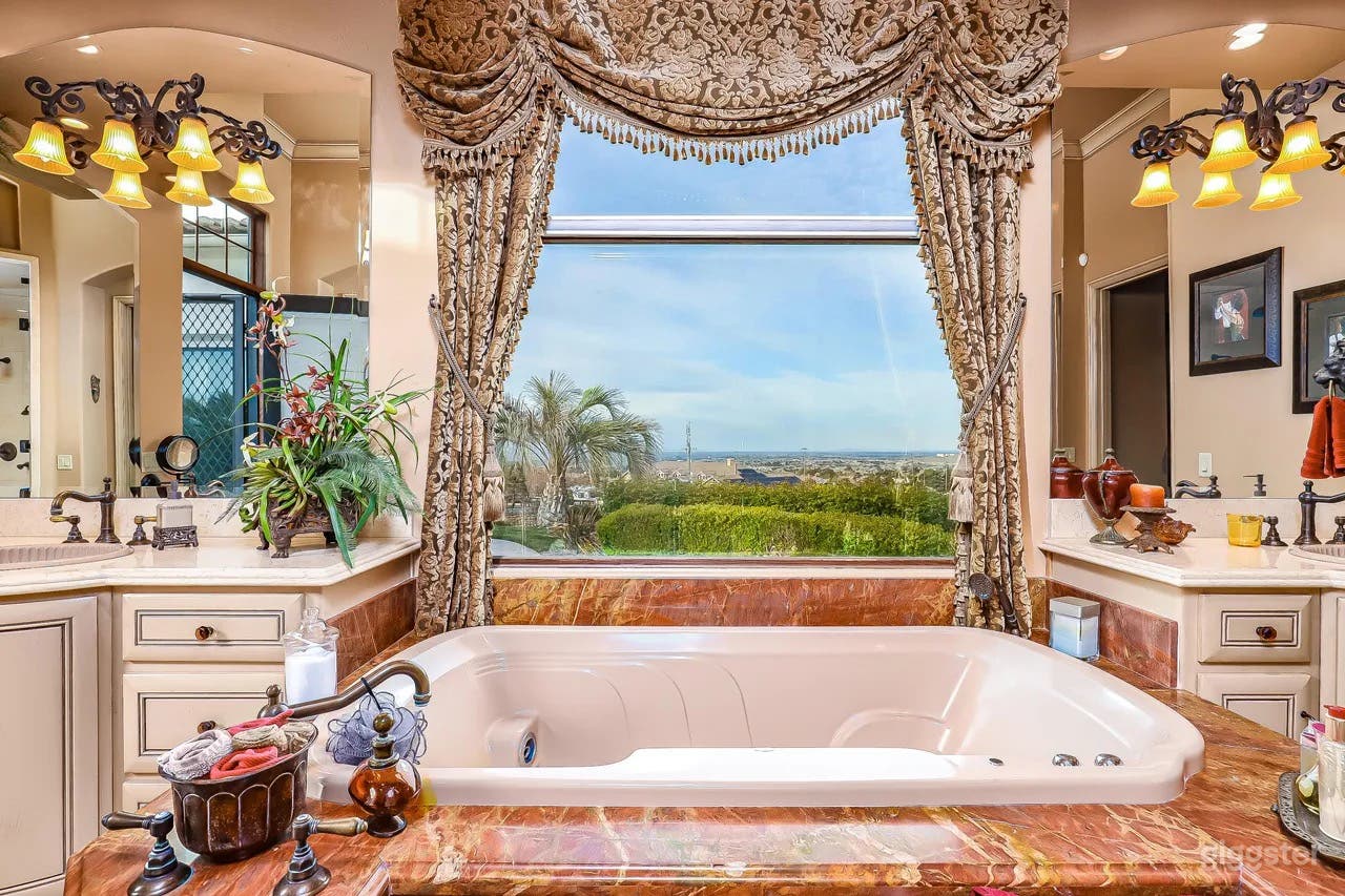 Stunning Spanish estate with vineyard Photo 4