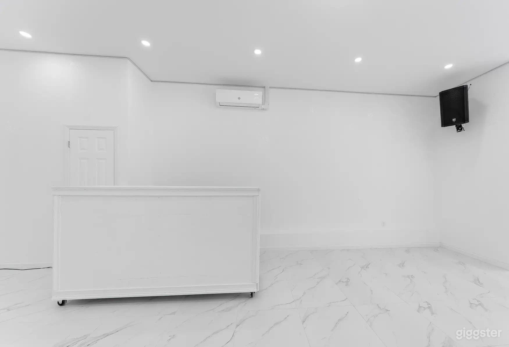 LOFT LINE VENUE CAPTIVATING & LUMINOUS Photo 4