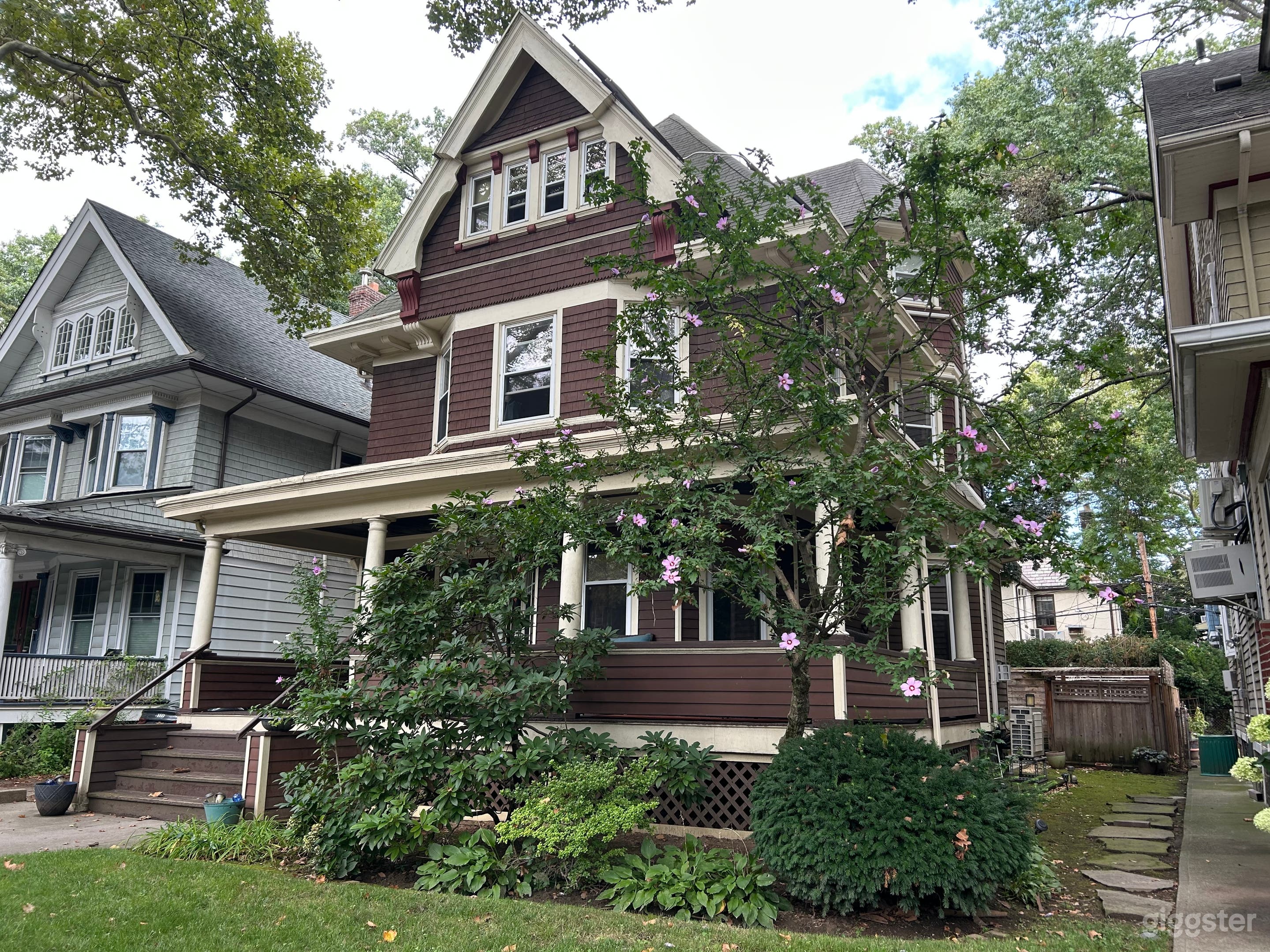 Charming Queen Anne style house in Ditmas Park Photo 2