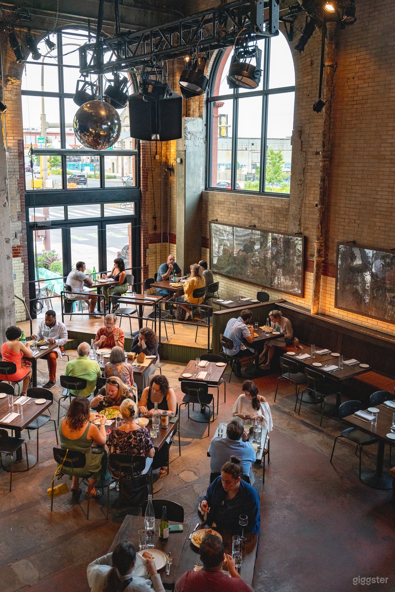 Distinctive Bar Photo 3