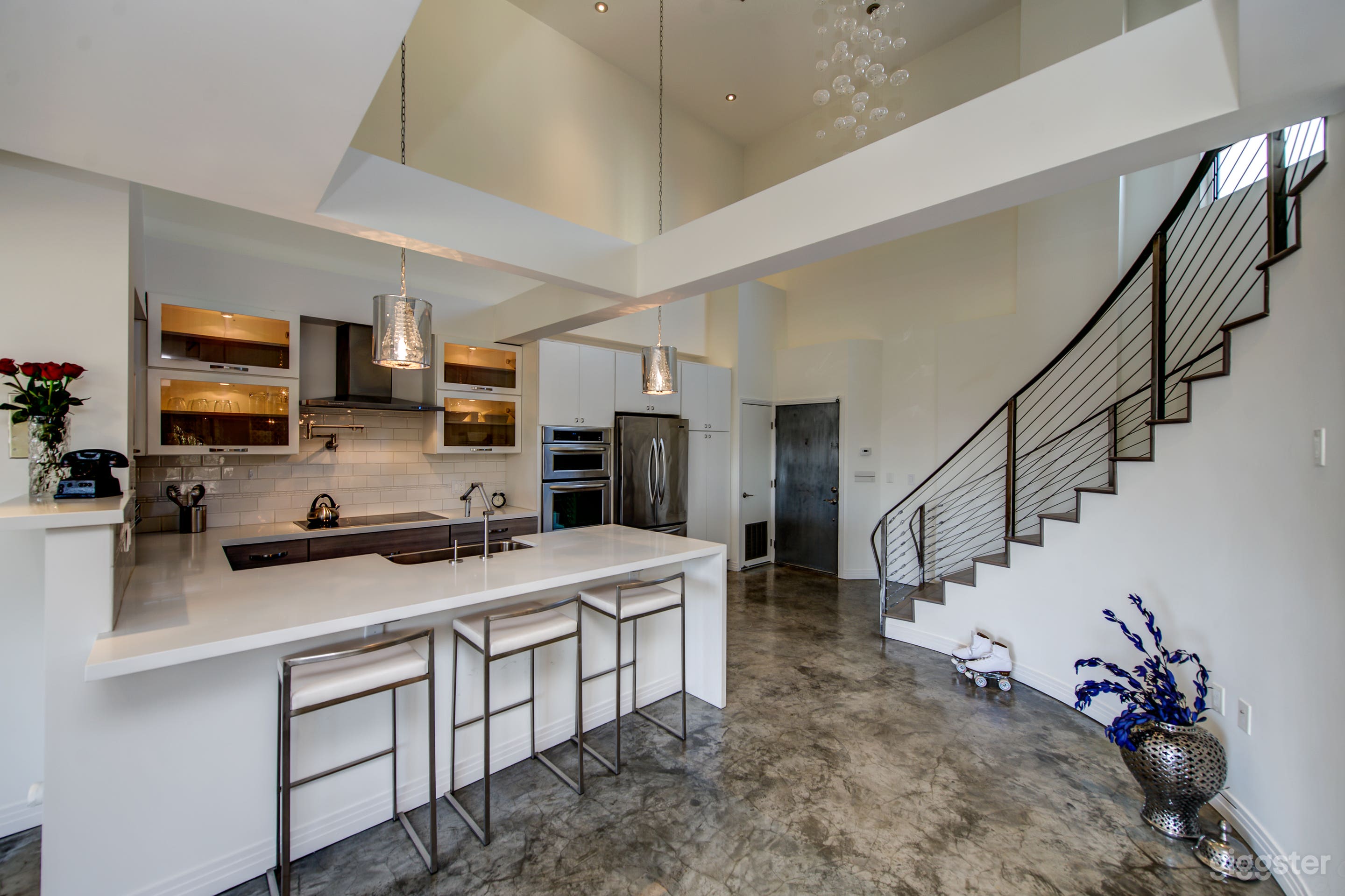 Bright open floor plan great for entertaining, and if filming, to easily set up equipment for different shots and angles