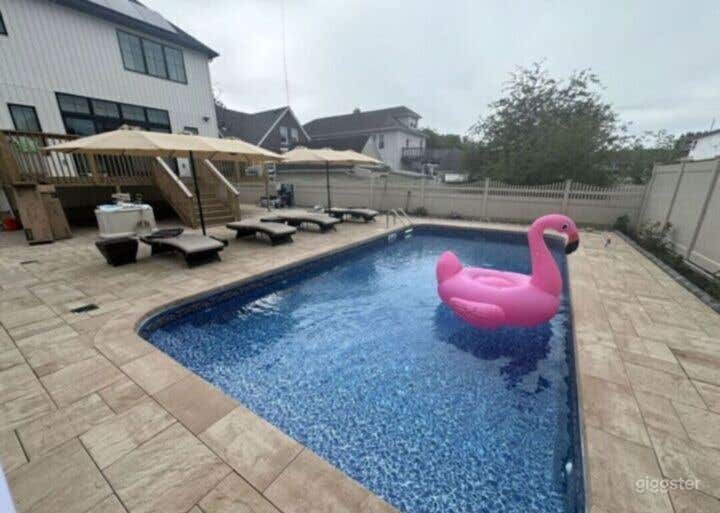 The Ultimate Pool Setting Photo 1