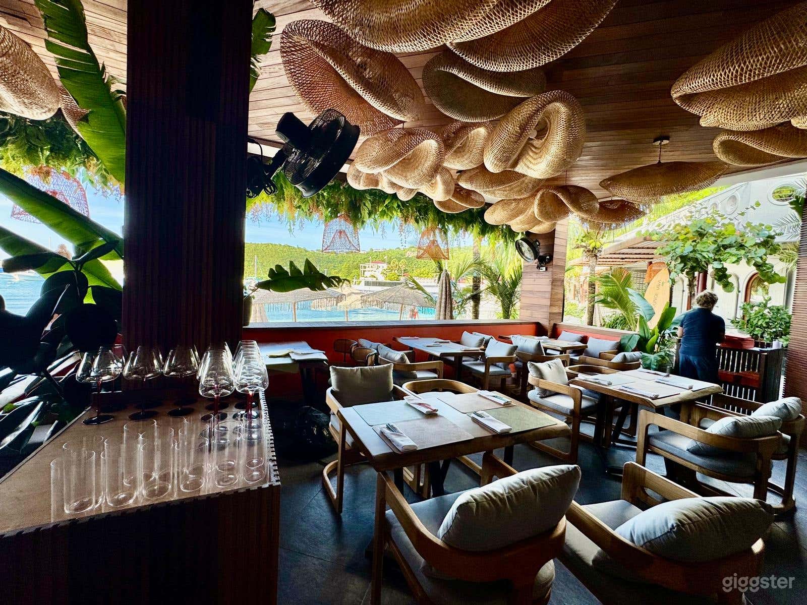 Exquisite Indoor Dining Area Photo 3