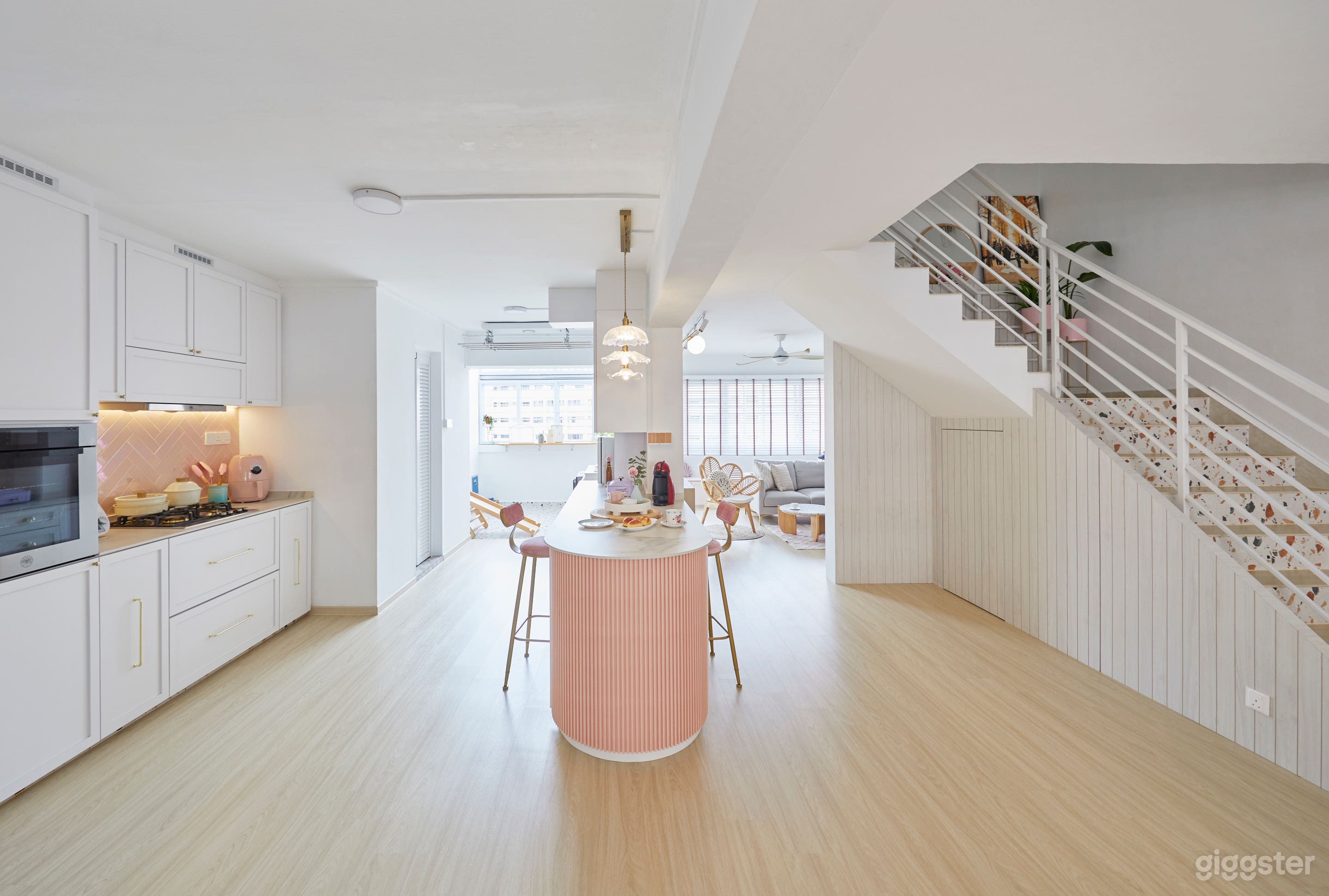 Nordic-Chic Coastal Home with Pastel Accents Photo 1