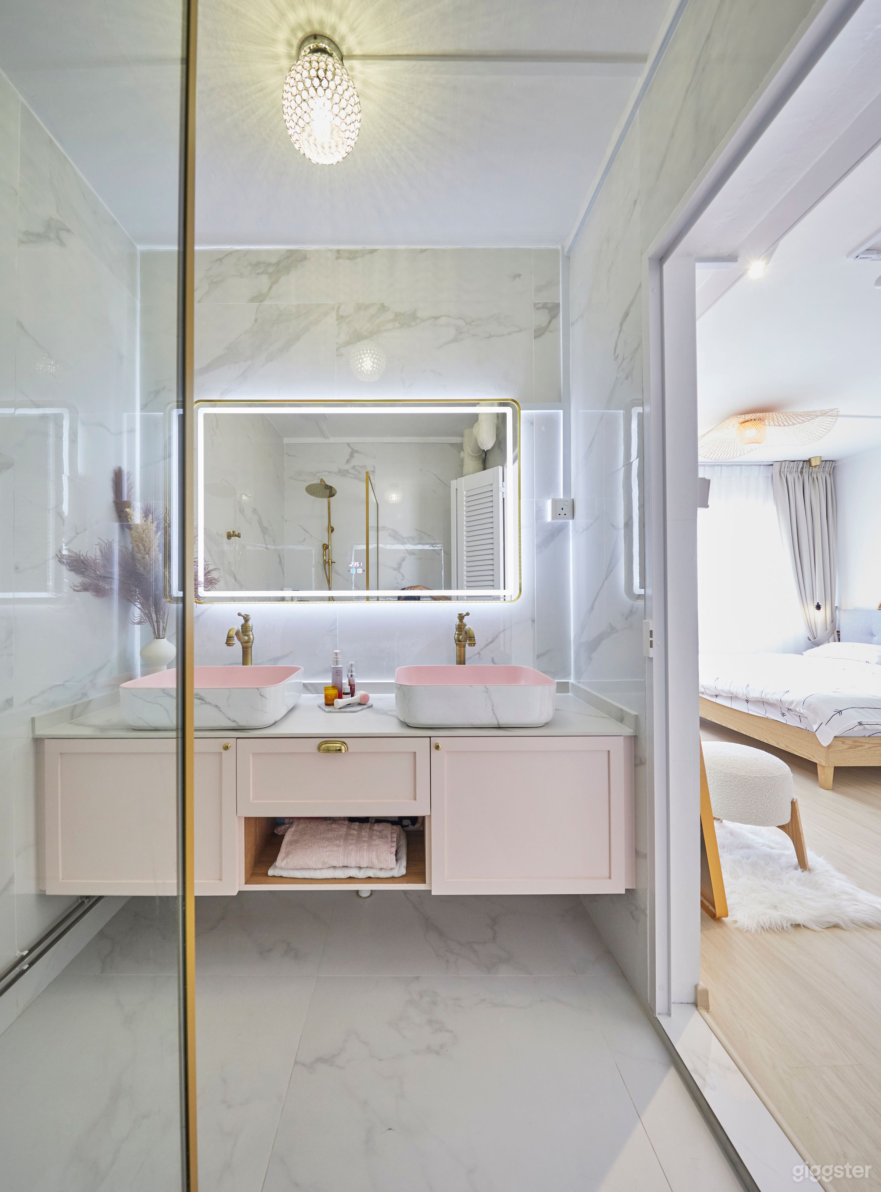 Nordic-Chic Coastal Home with Pastel Accents Photo 3