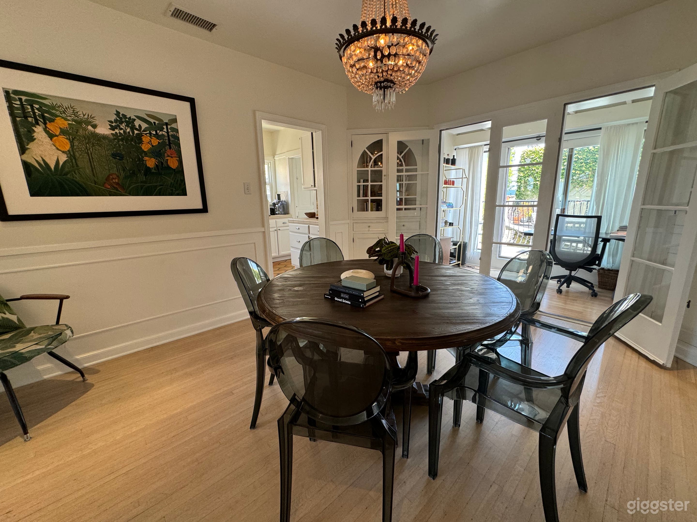 1920s Mid-City Home – Bright, Airy &amp; Spacious Photo 3