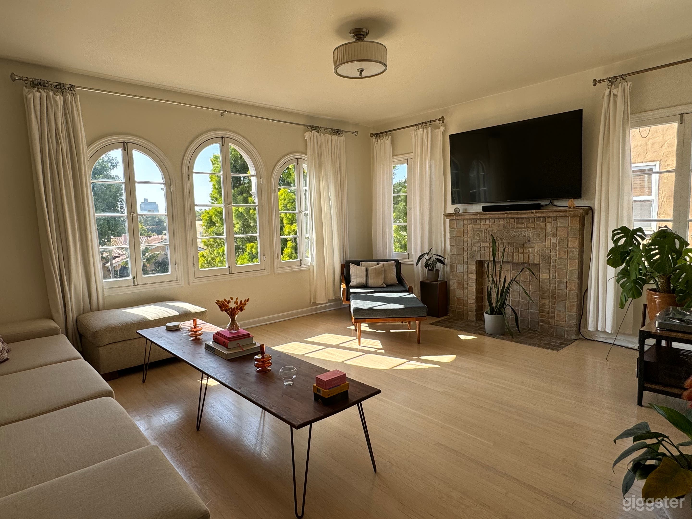 1920s Mid-City Home – Bright, Airy &amp; Spacious Photo 2