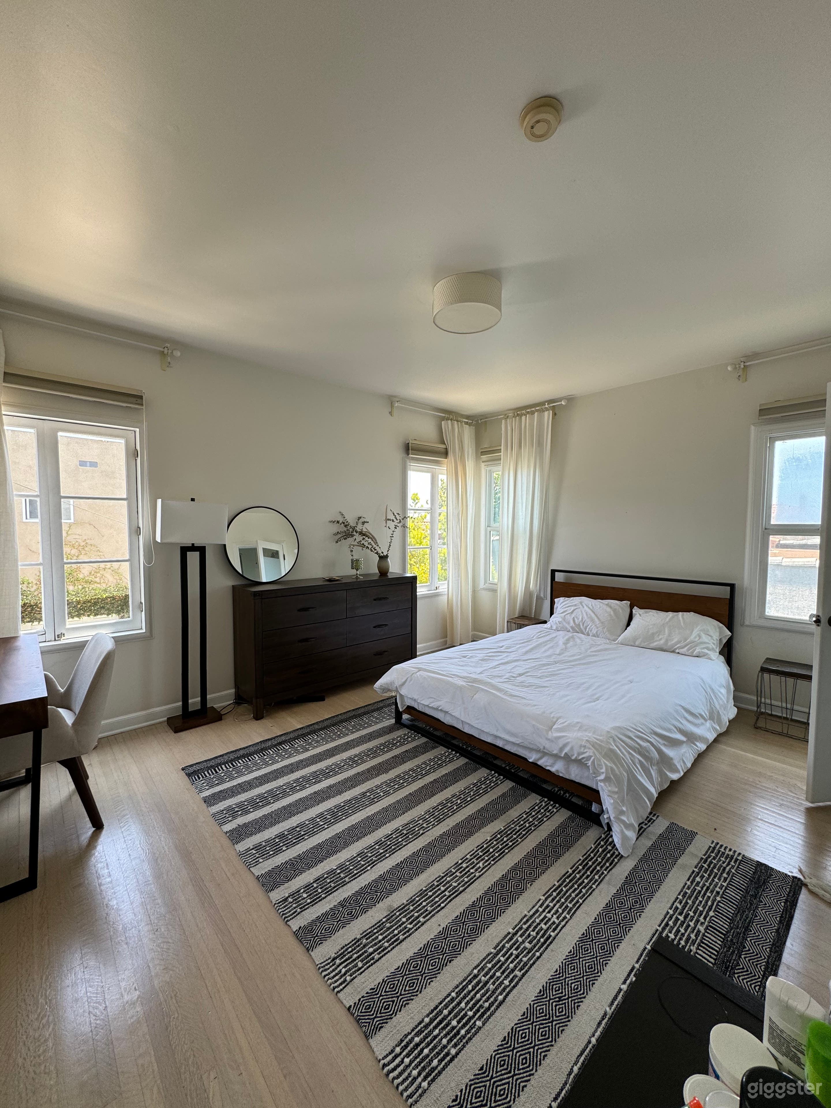 1920s Mid-City Home – Bright, Airy &amp; Spacious Photo 4