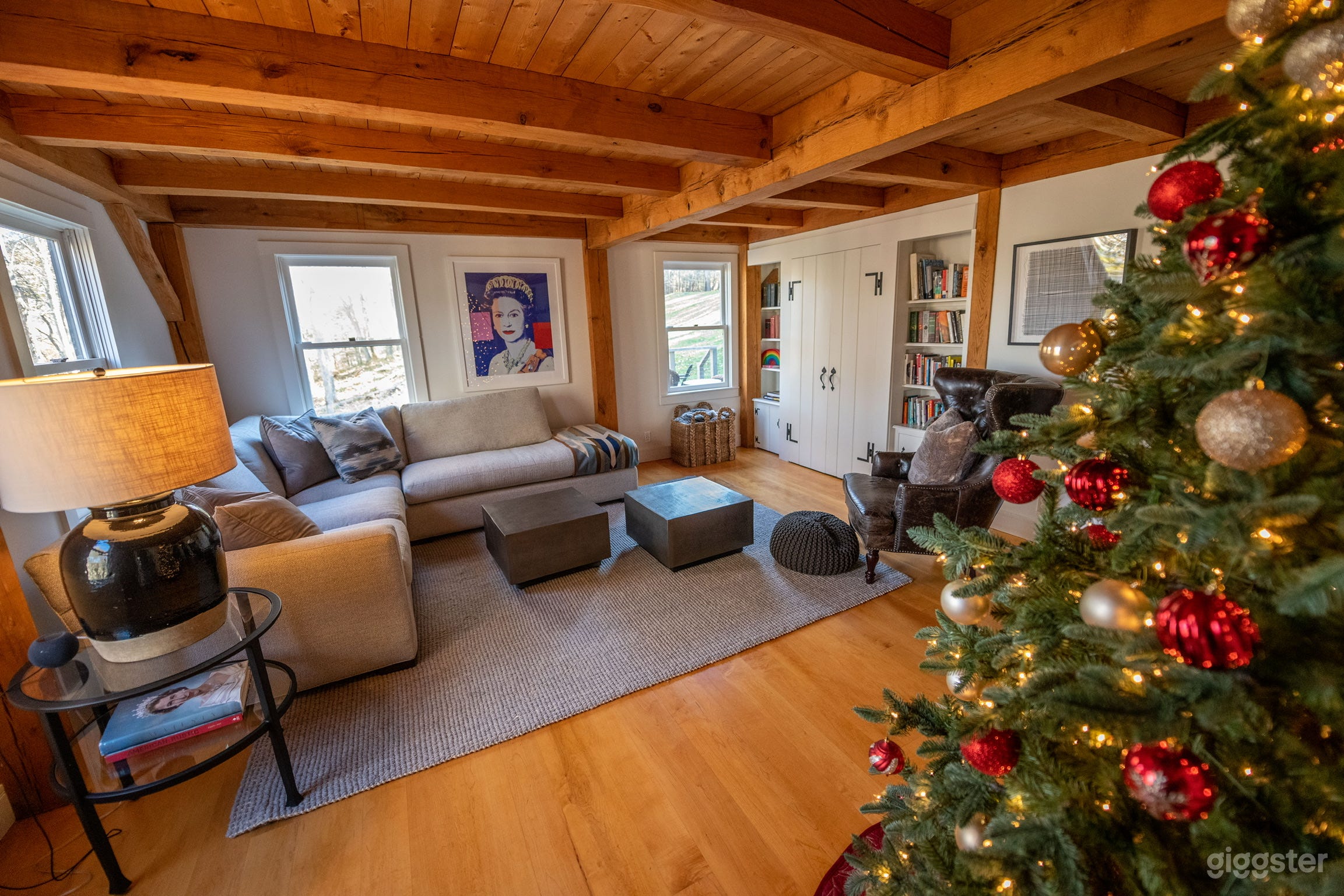 3 bed saltbox colonial nestled on 30 private acres Photo 4