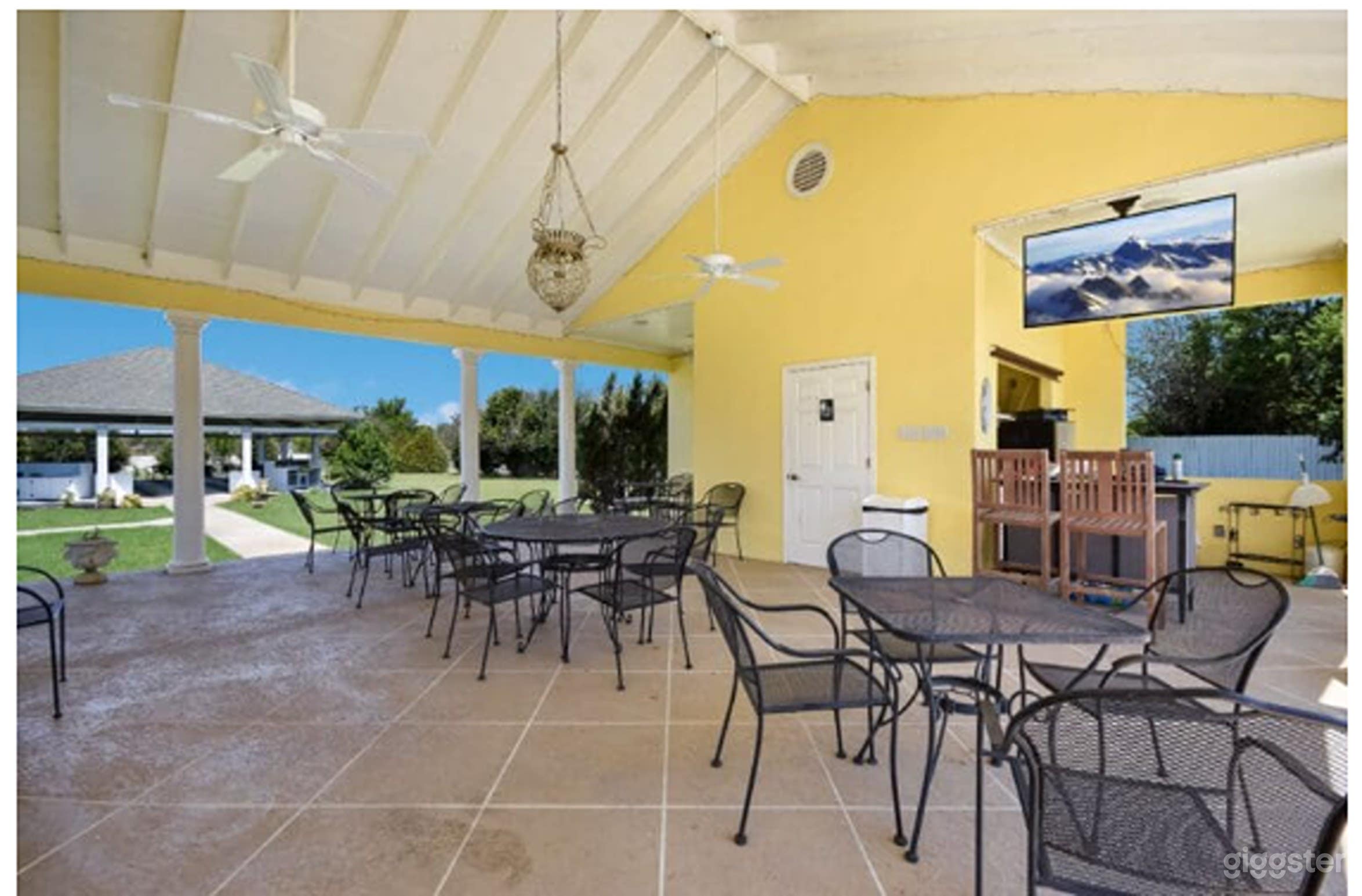 Private Pool Oasis Photo 4