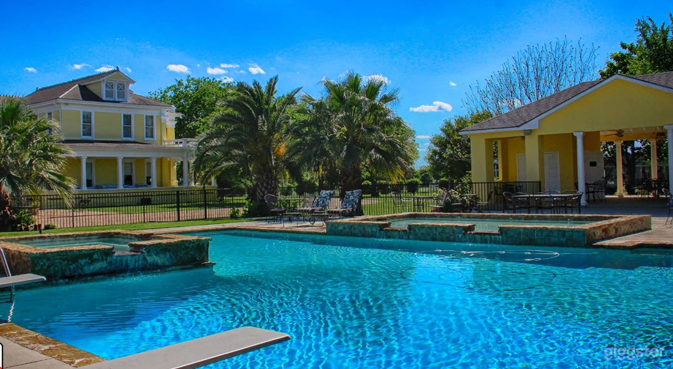 Private Pool Oasis Photo 2