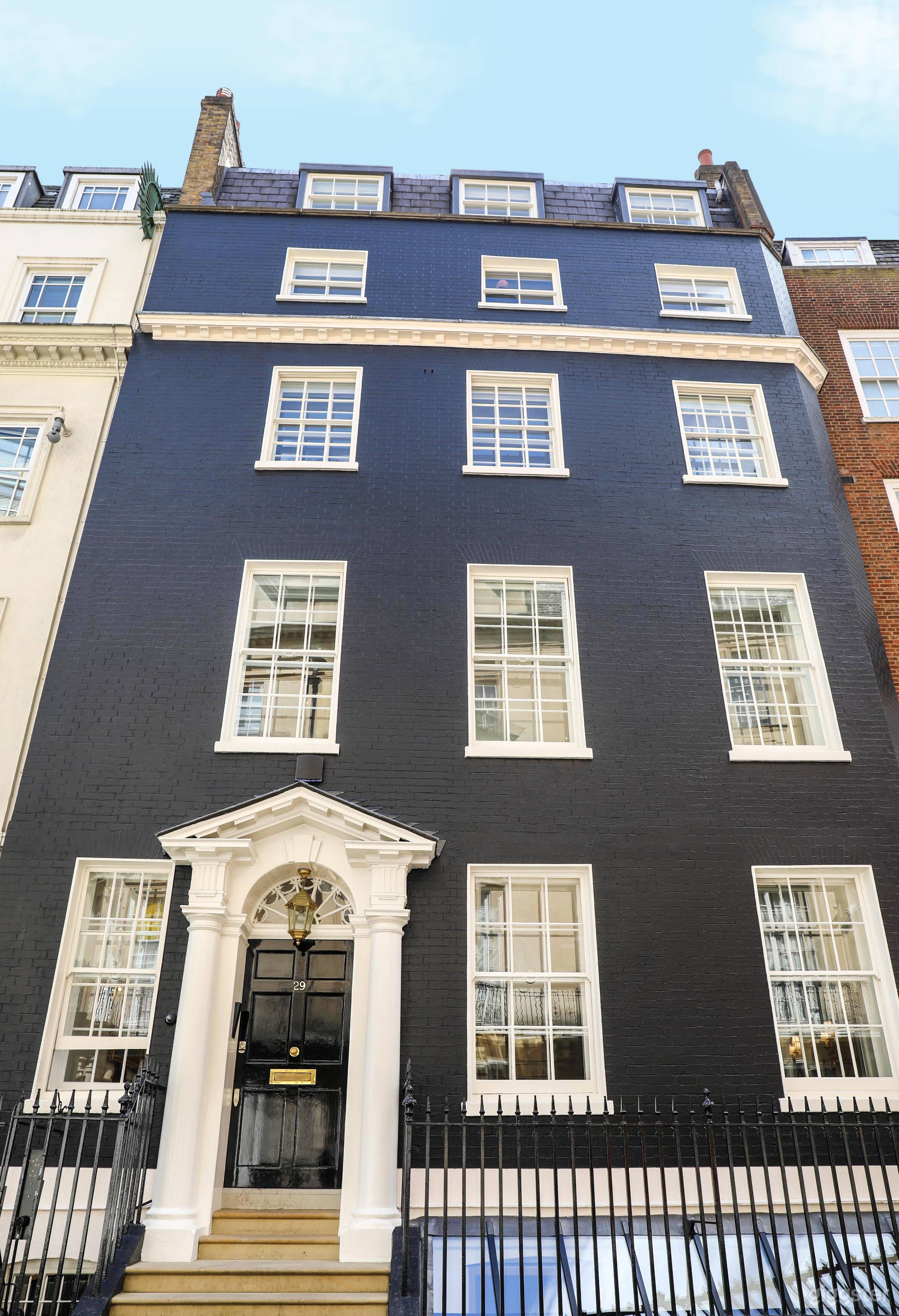 Grade II listed townhouse in the heart of Mayfair Photo 1