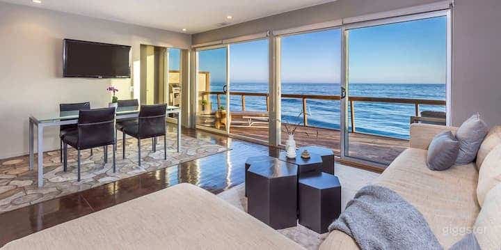 Malibu Beachfront Jewel Box On Private Beach Photo 2