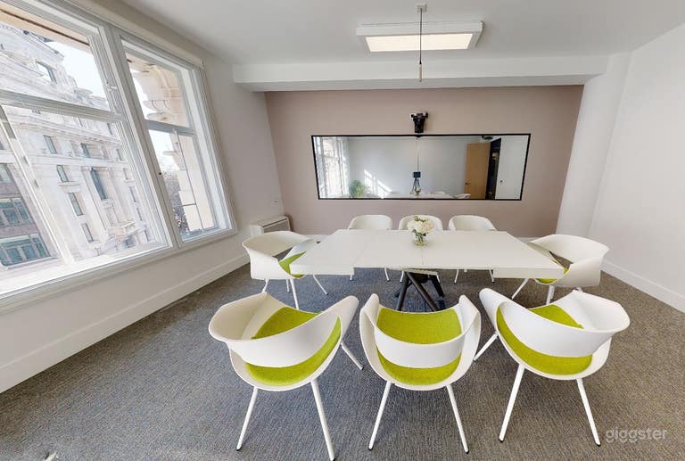  Studio 1 - Meeting Room / Viewing Facility  