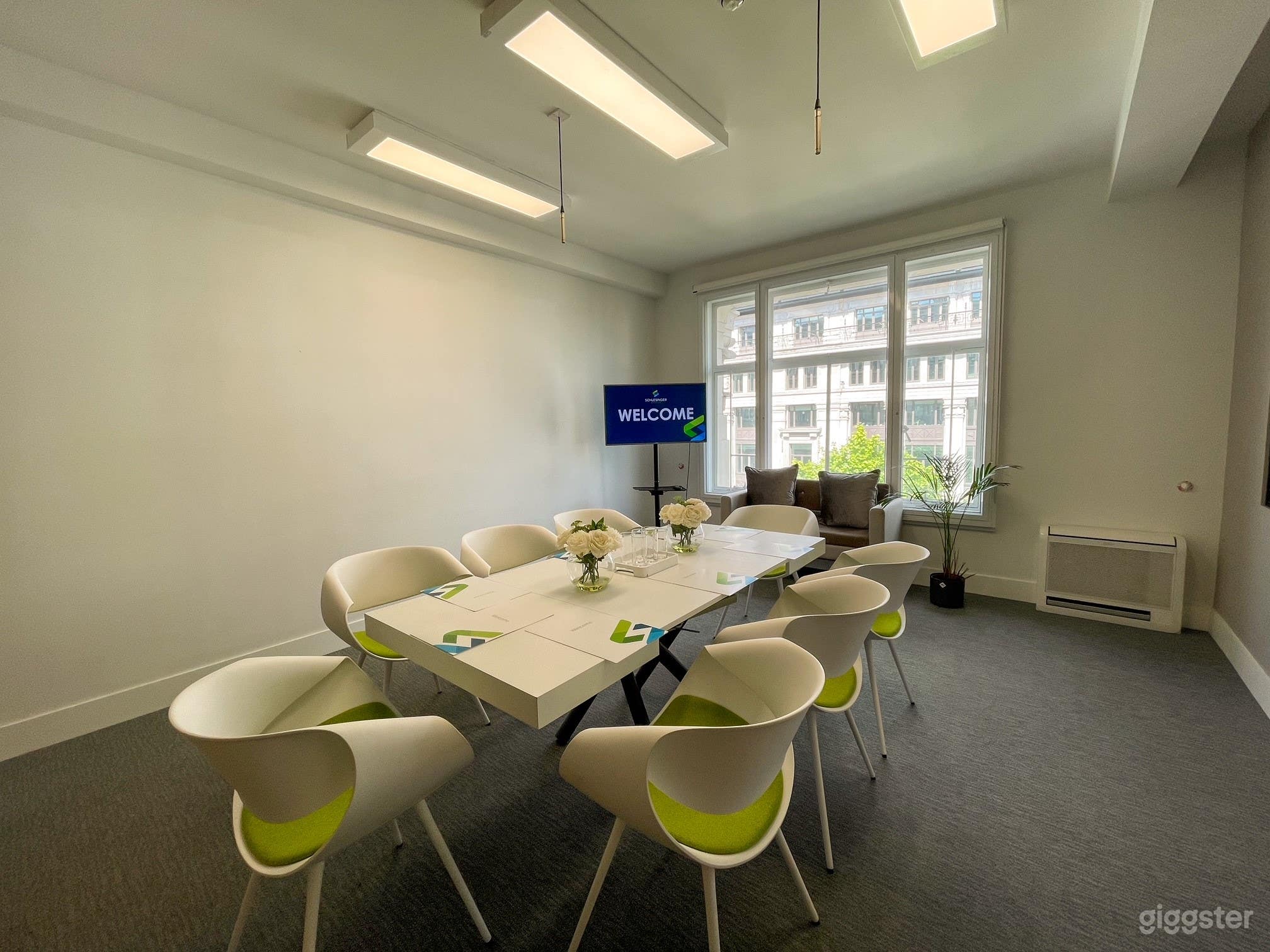 Studio 1 - Meeting Room / Viewing Facility  Photo 4