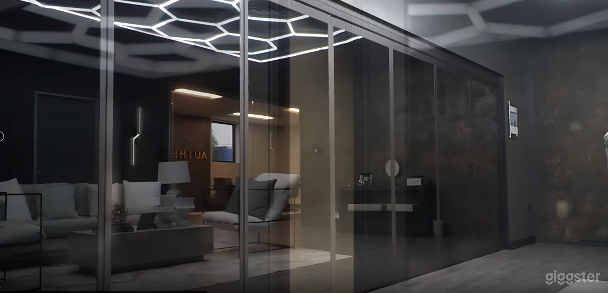 Versatile Conference &amp; Multi-Use Room Photo 4