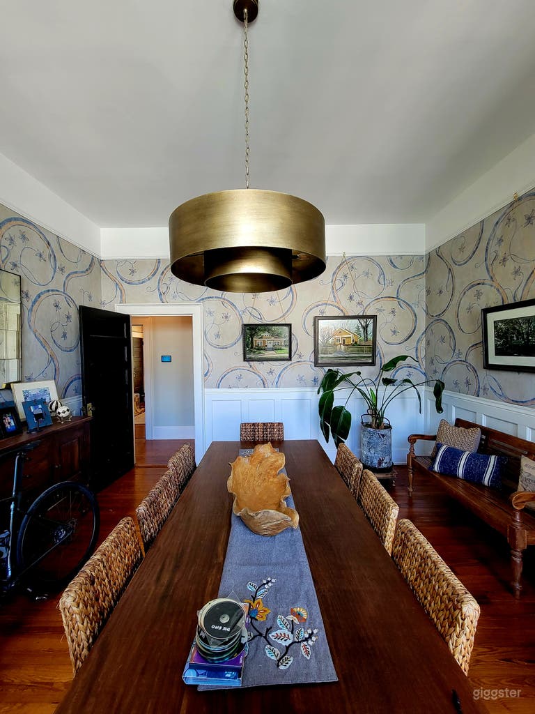  Dining Room, Hand Painted Walls 