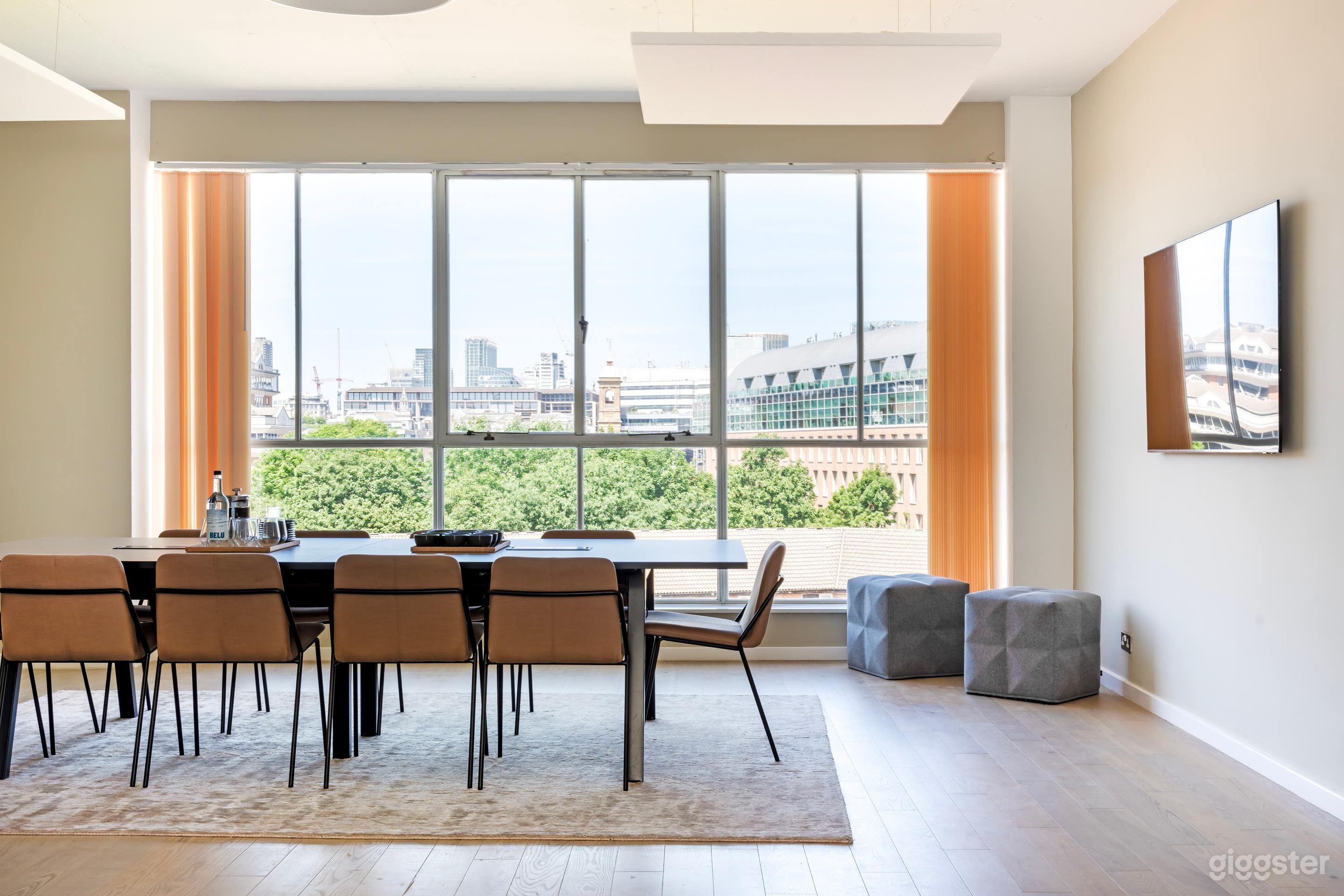 Meeting Room with City Views Photo 1