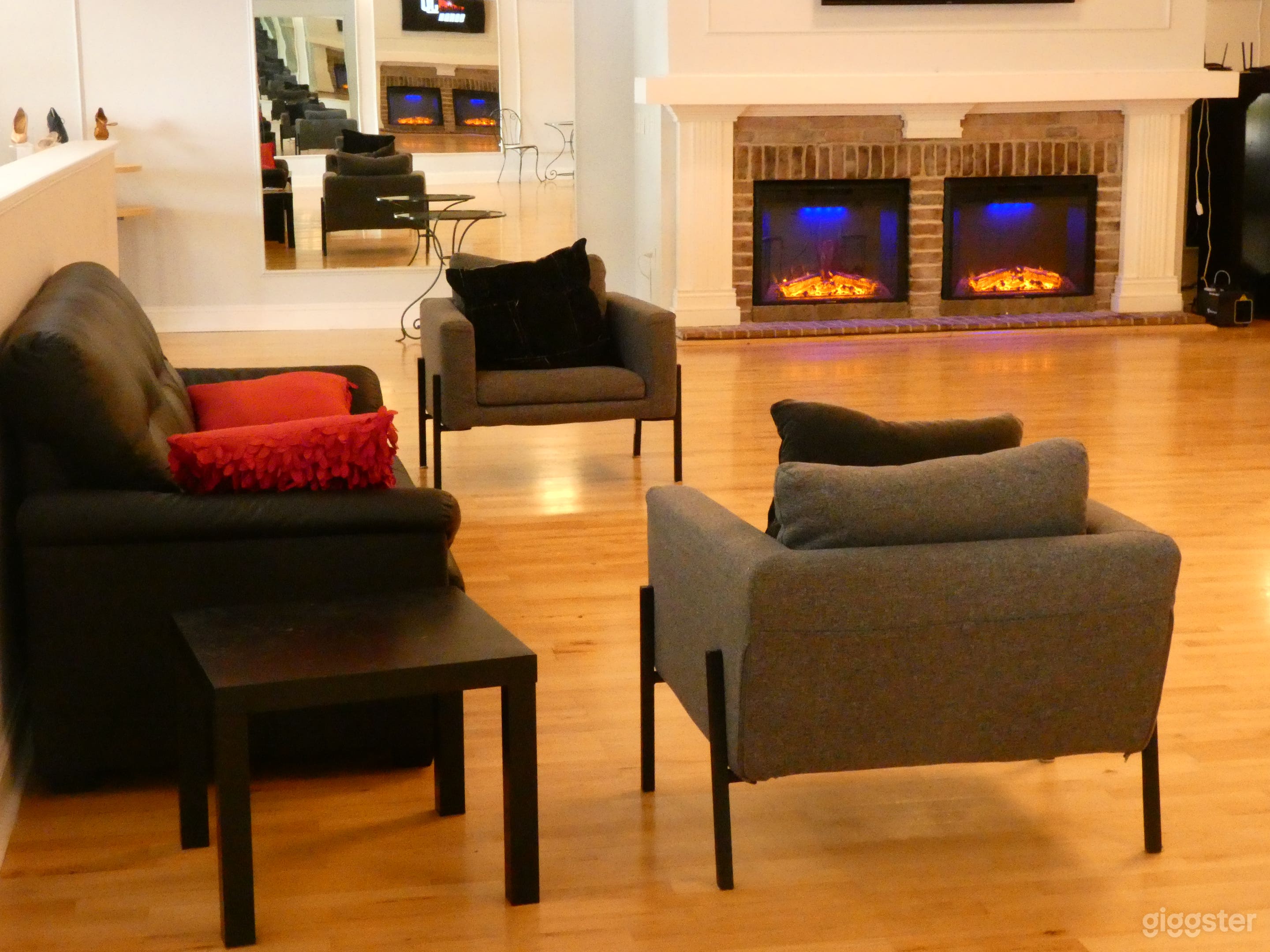 Coffee bar and lounge... for your comfort