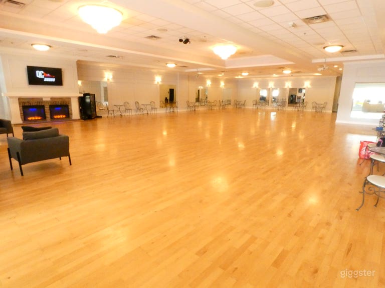  Enorme pista de baile con candelabros de cristal 