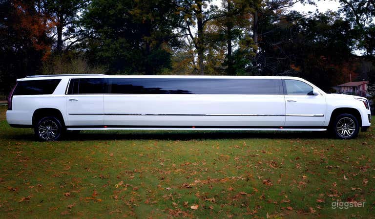  Cadillac Escalade Limousine 