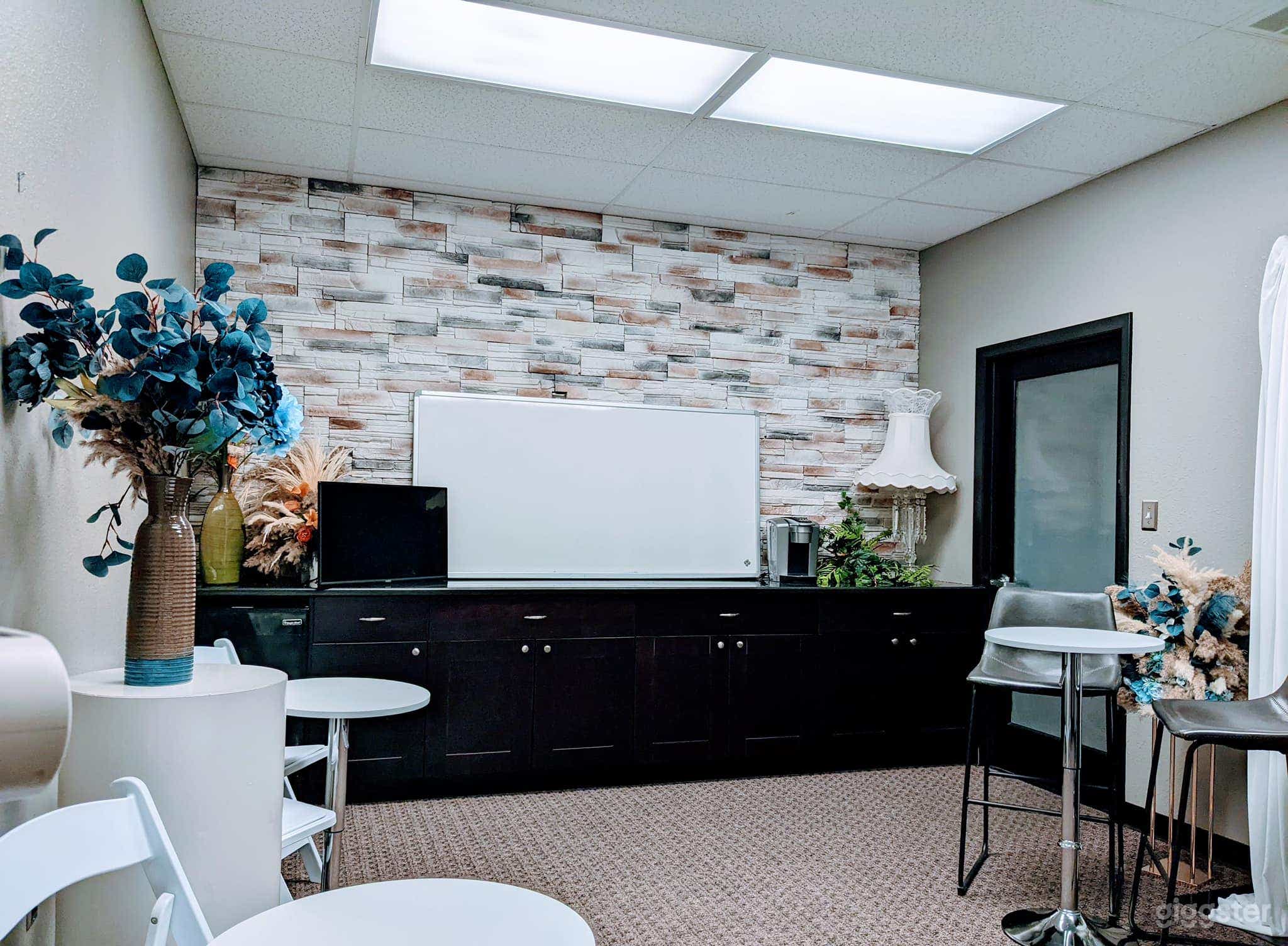 Studio 131 Conference, Lecture, Meeting Room