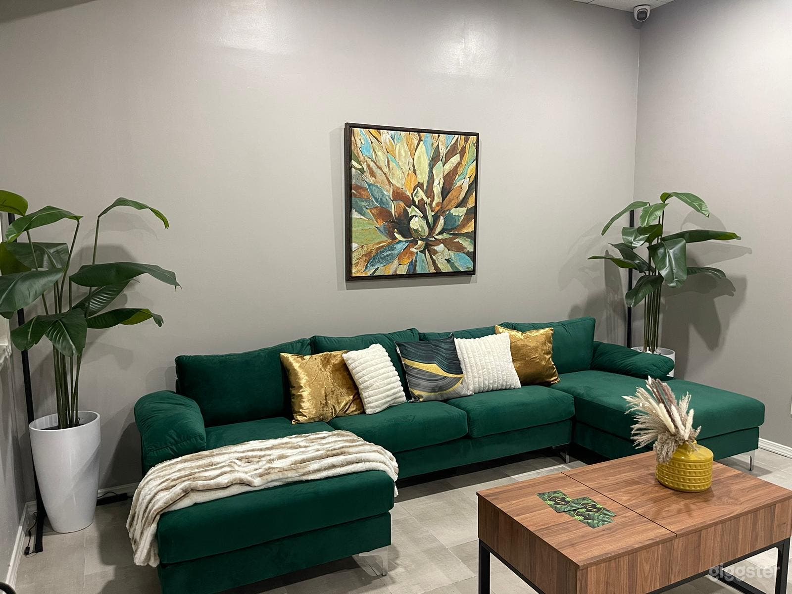 Premium Podcasting Lounge Photo 4