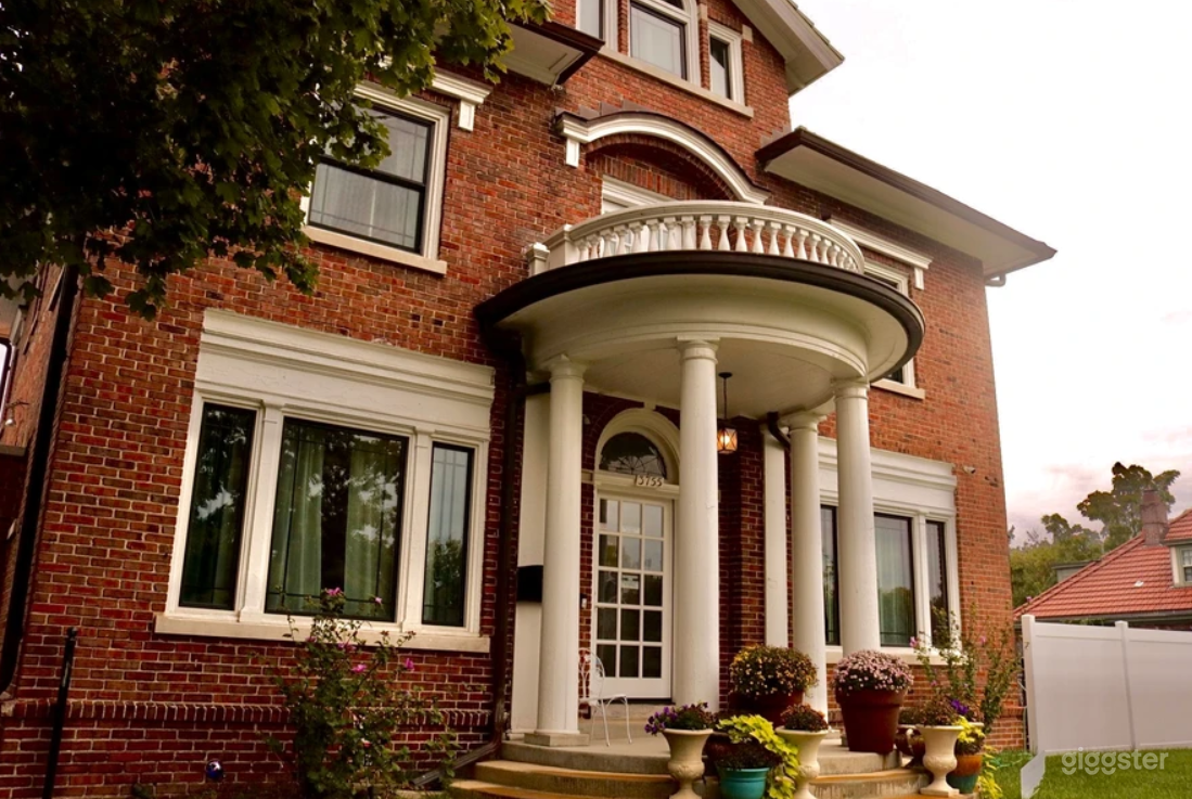 Front Mansion  Photo 4