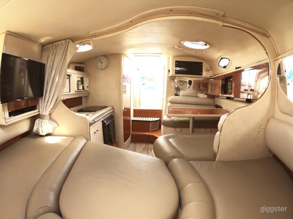 Lovely 32ft Monterey Party Boat Space Events Photo 4