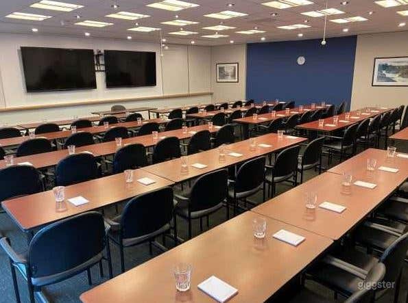 Rainy Lake Meeting Room Photo 1