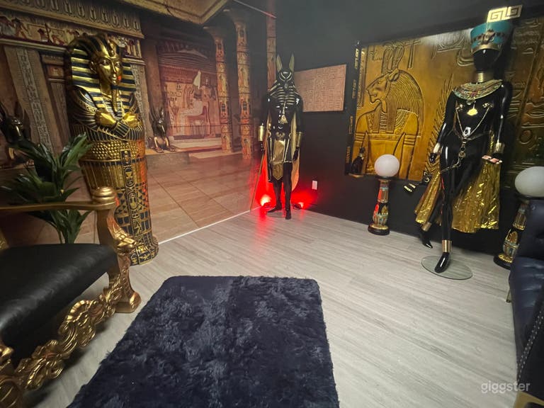   SEXY FILM/PHOTOGRAPHY/ PODCAST SPACE 