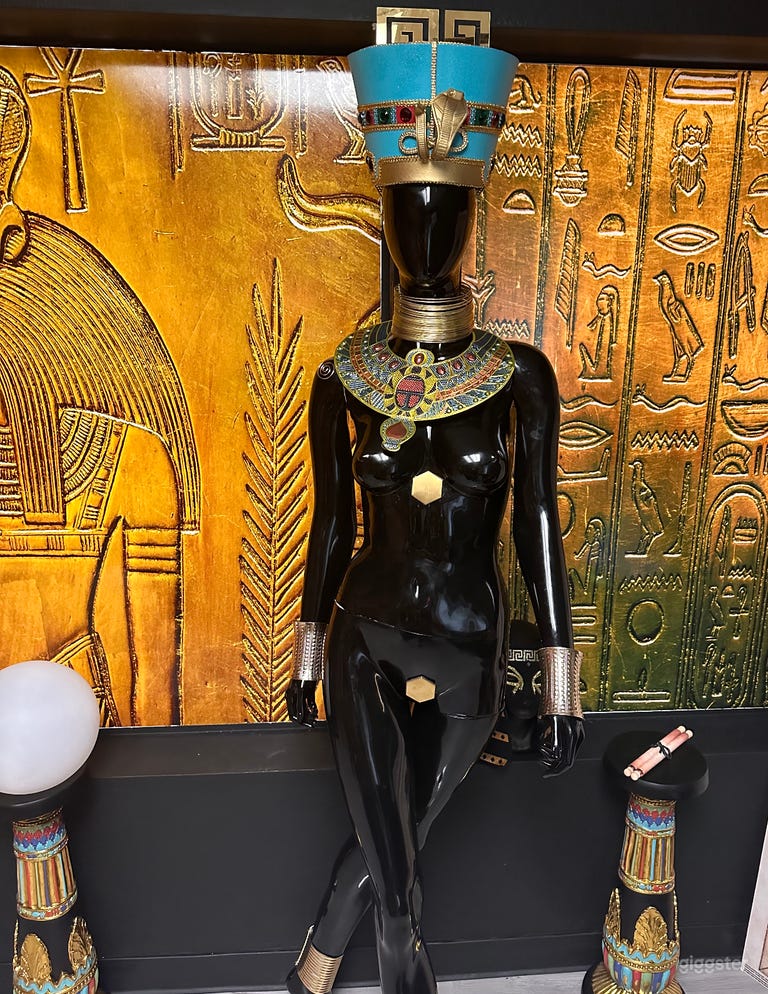   SEXY FILM/PHOTOGRAPHY/ PODCAST SPACE 