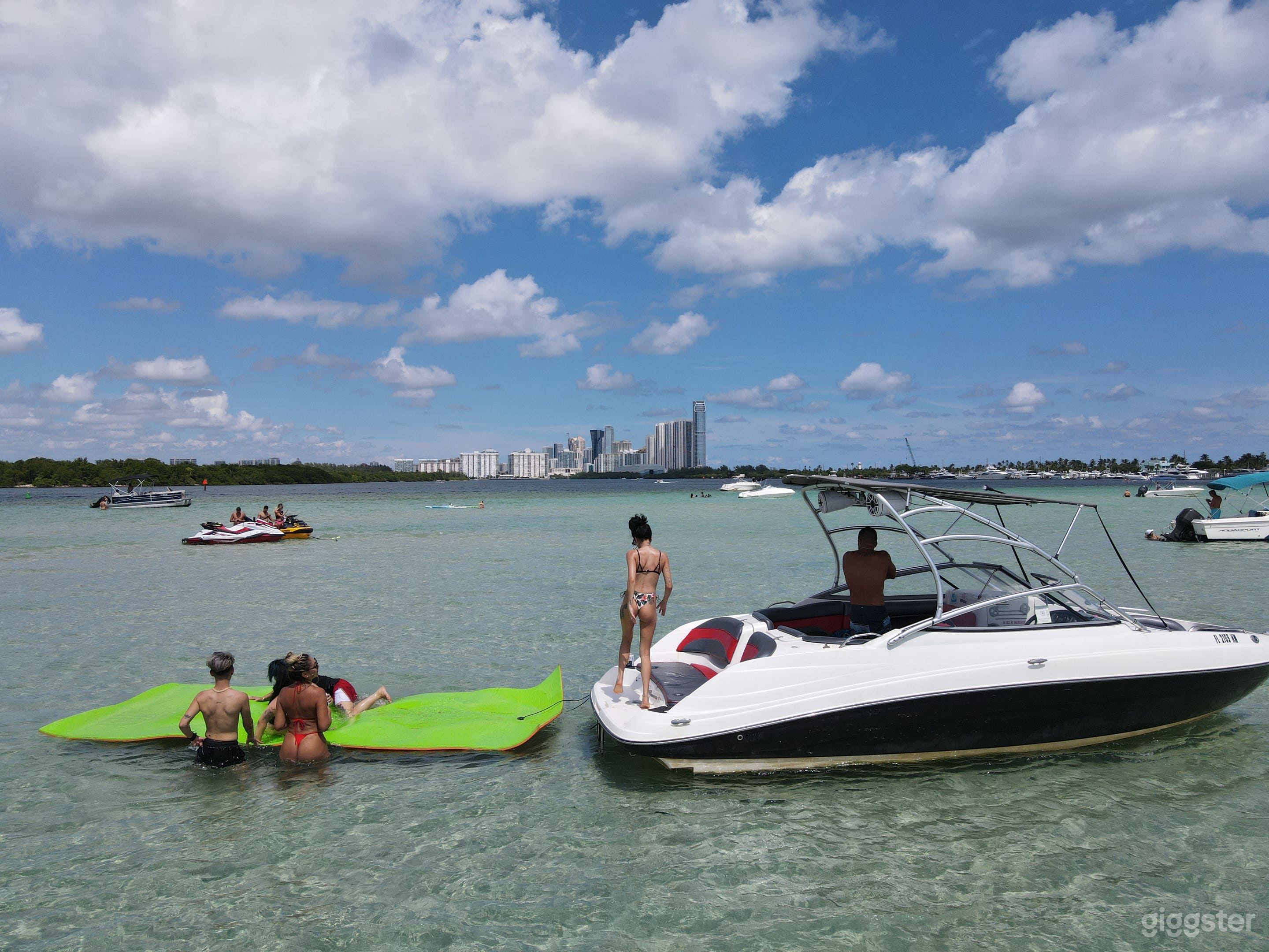 23' Yamaha Jet Boat Photo 1
