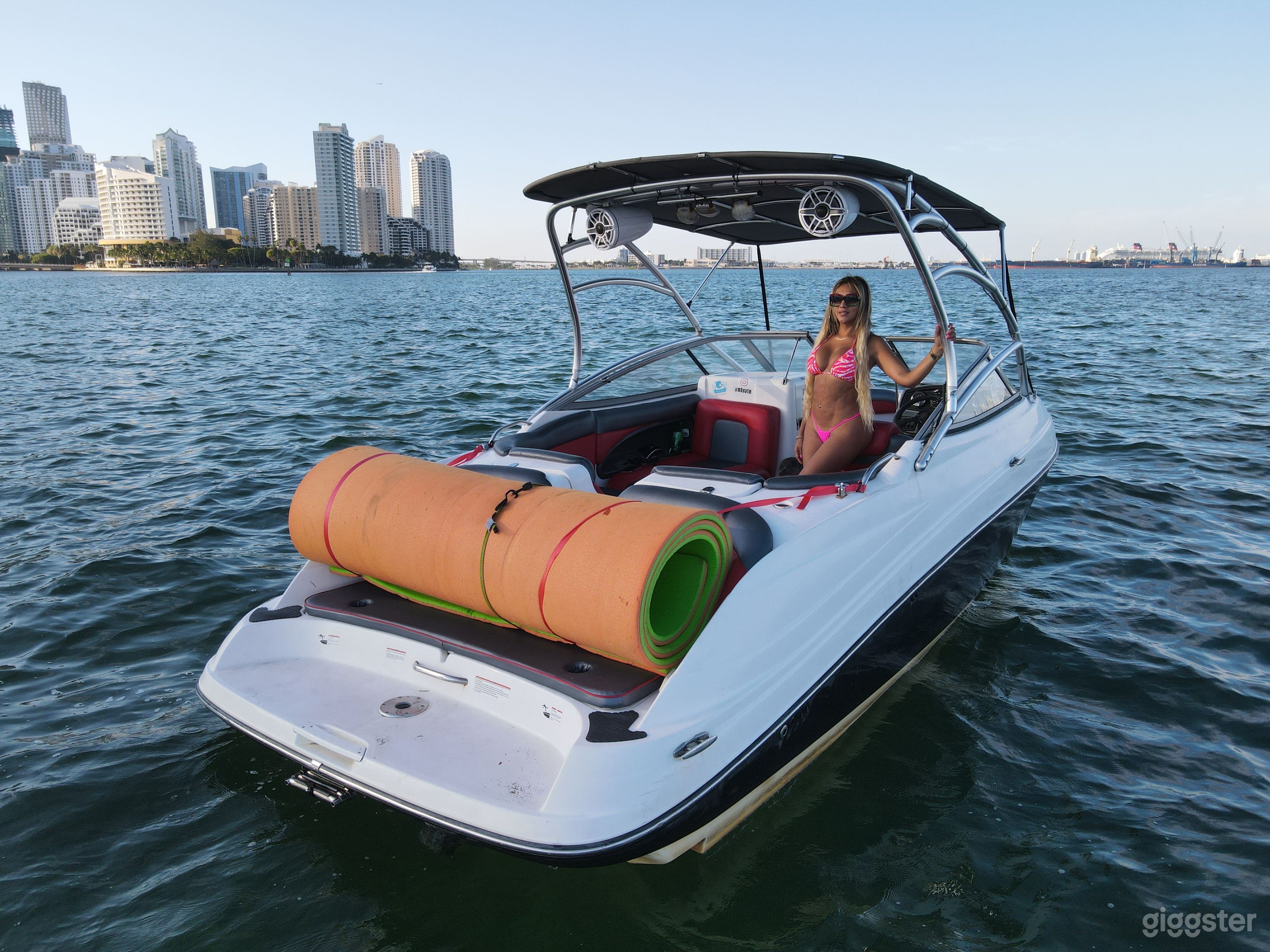 23' Yamaha Jet Boat Photo 3