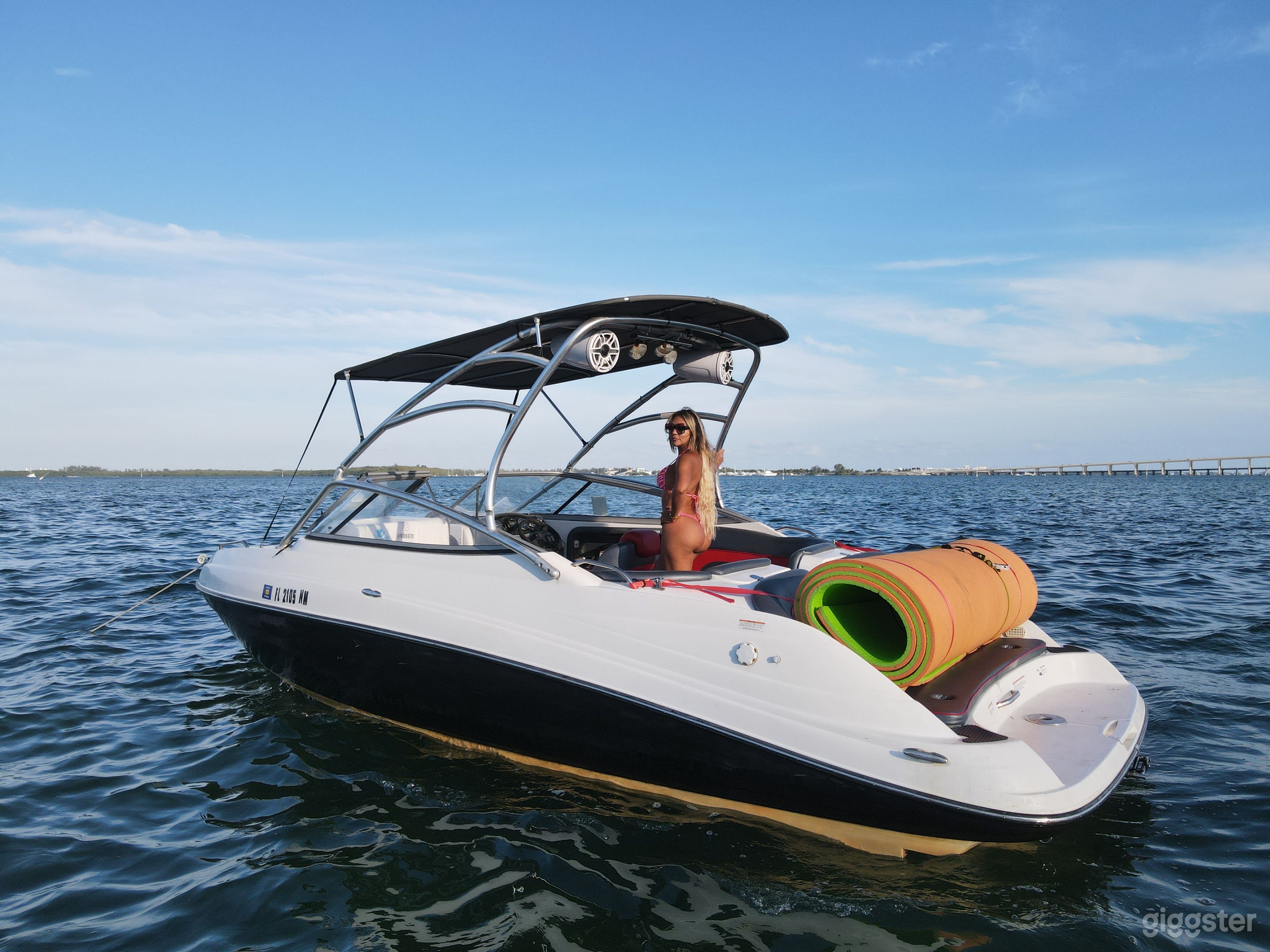 23' Yamaha Jet Boat Photo 2